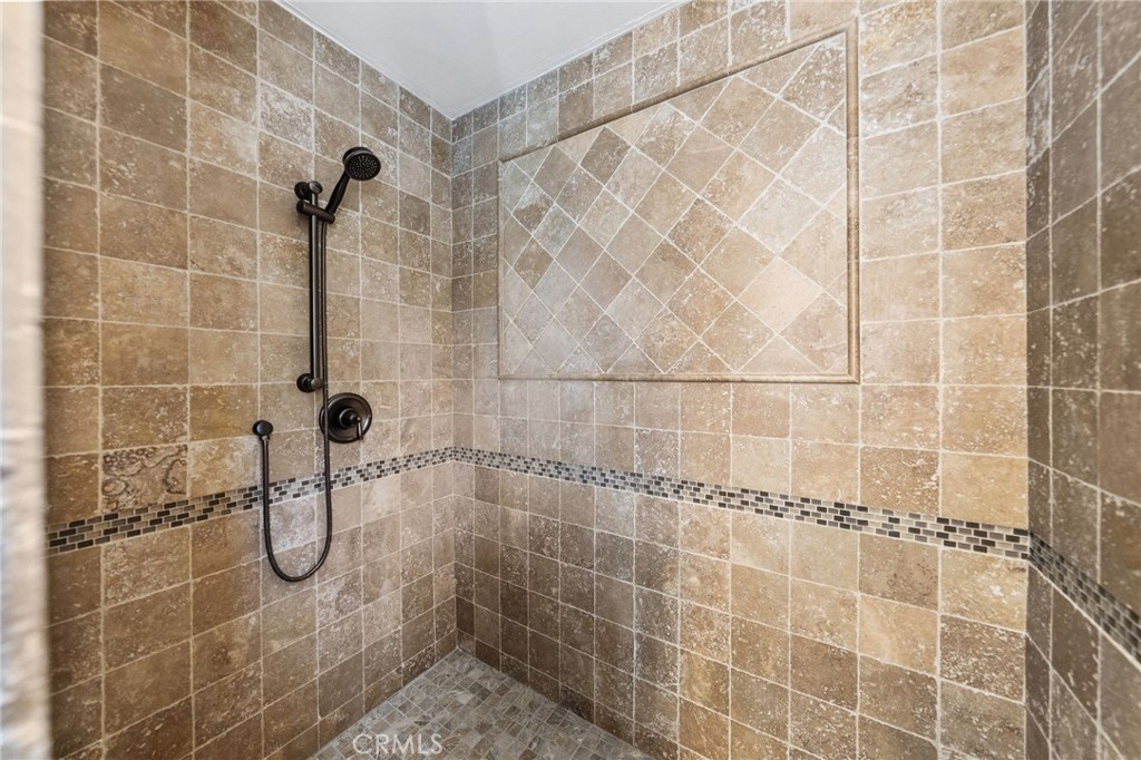 41850 Calle Cerezo