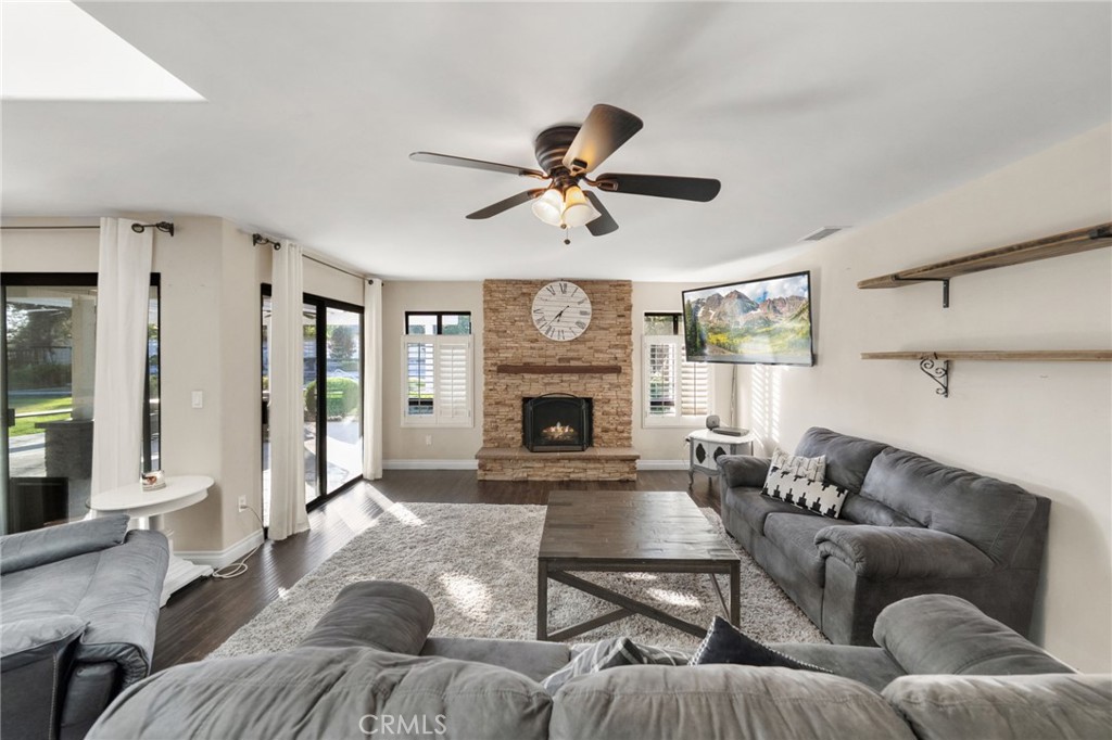 41850 Calle Cerezo