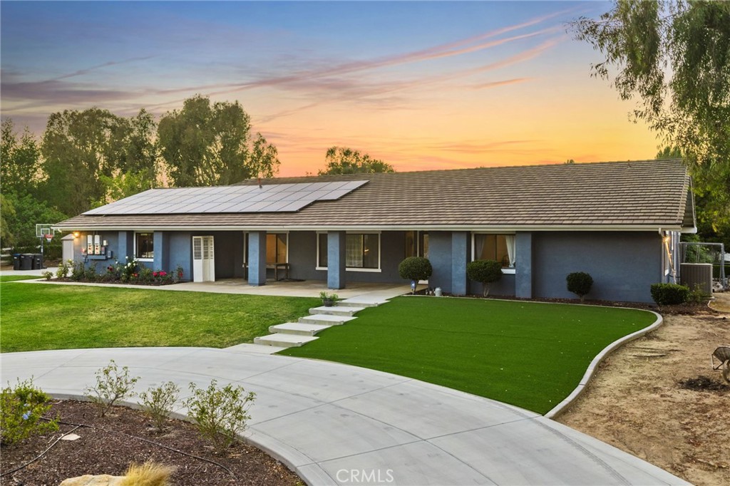 41850 Calle Cerezo
