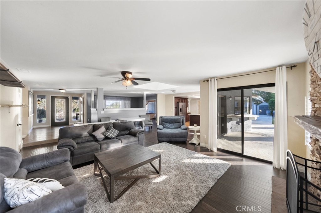 41850 Calle Cerezo