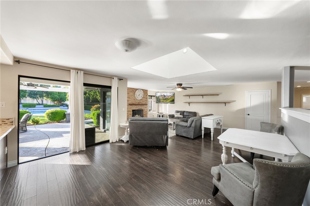 41850 Calle Cerezo
