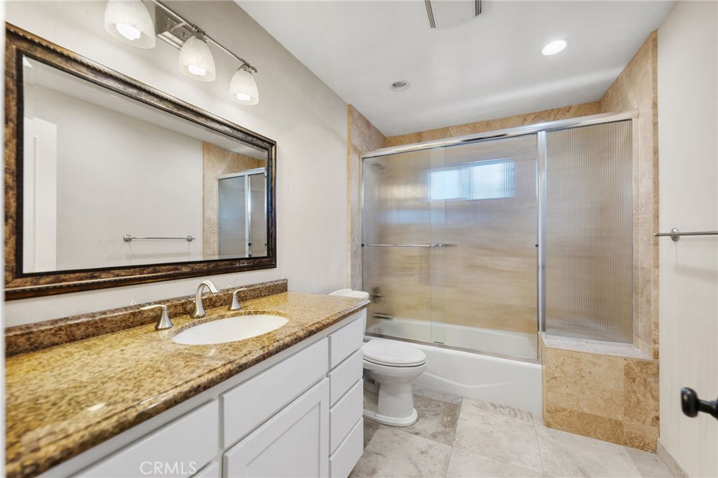 41850 Calle Cerezo