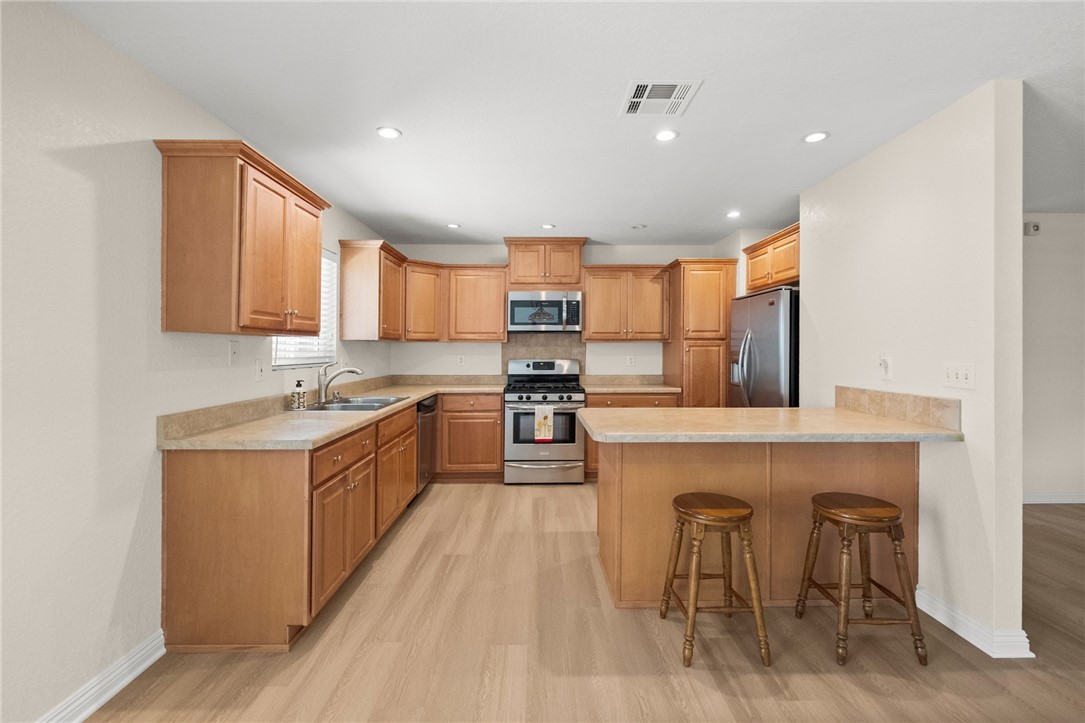 21478 Maple