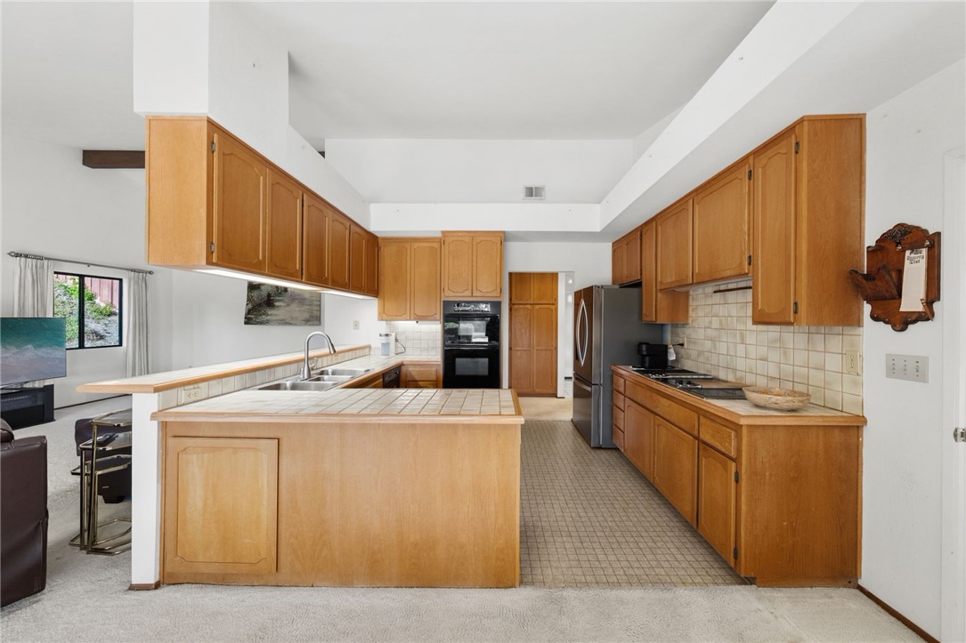 2415 Eucalyptus