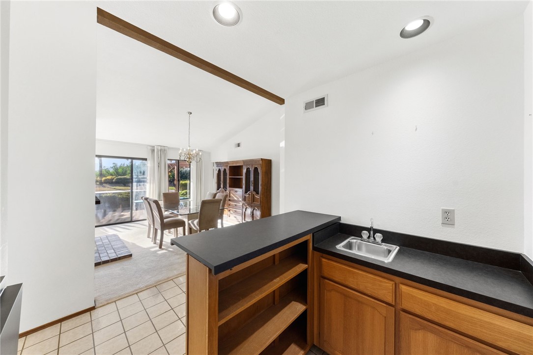 2415 Eucalyptus