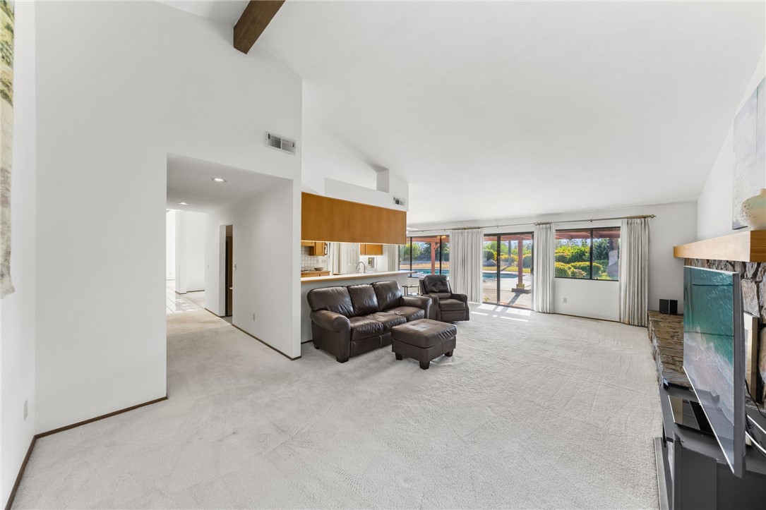 2415 Eucalyptus