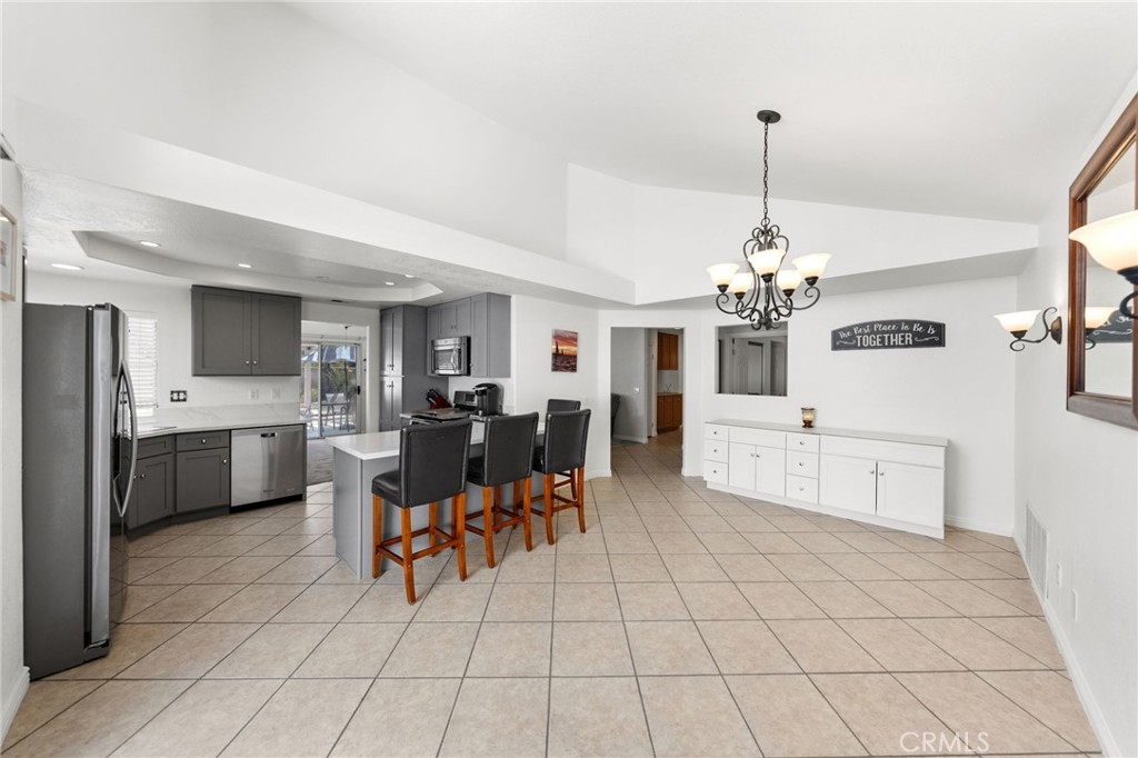 41646 Avenida De La Reina