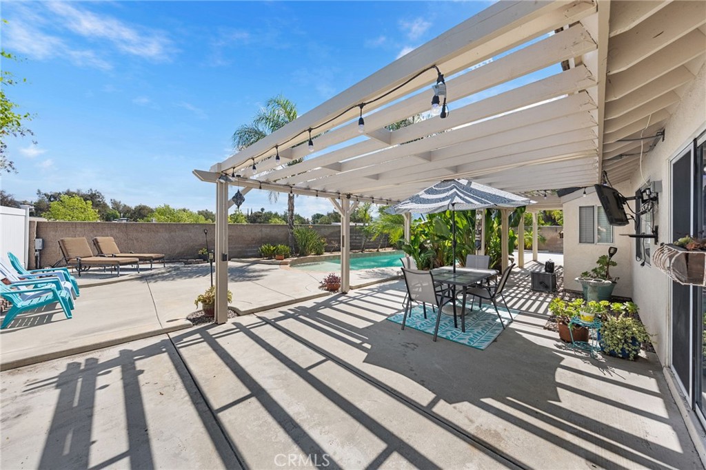 41646 Avenida De La Reina