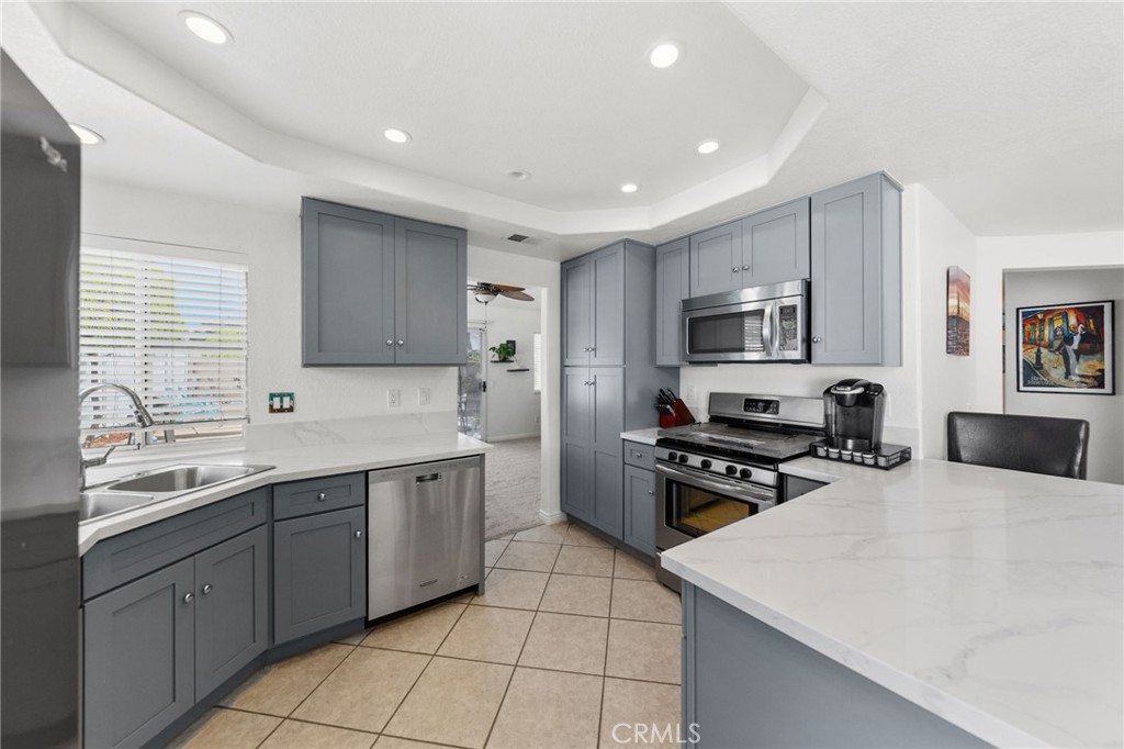 41646 Avenida De La Reina