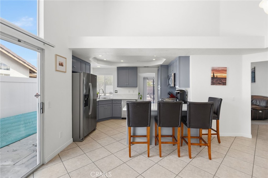 41646 Avenida De La Reina