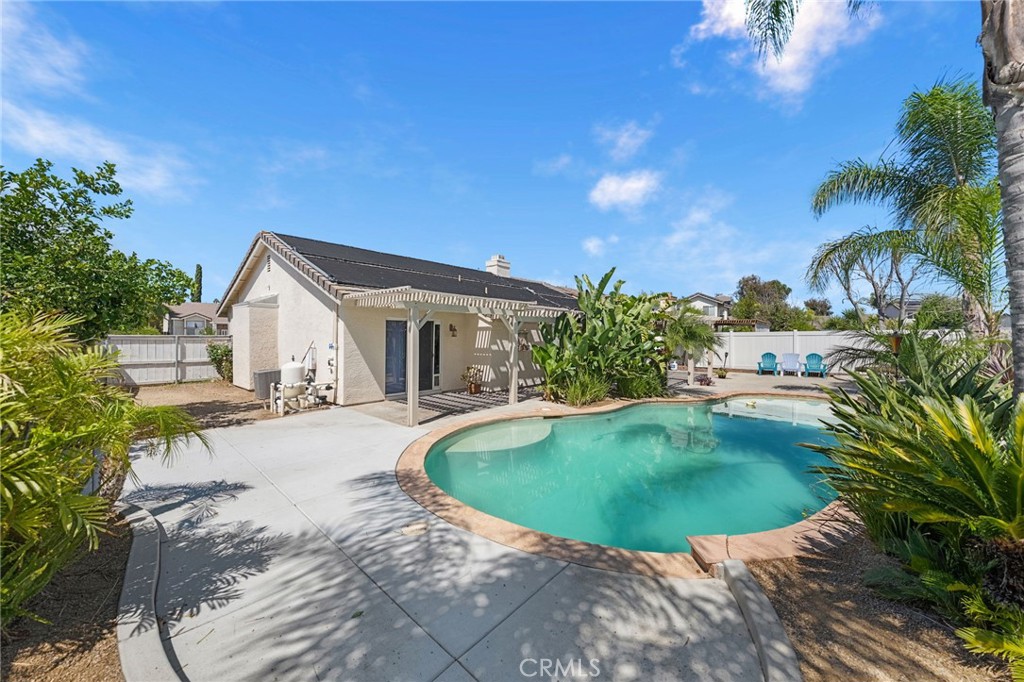 41646 Avenida De La Reina