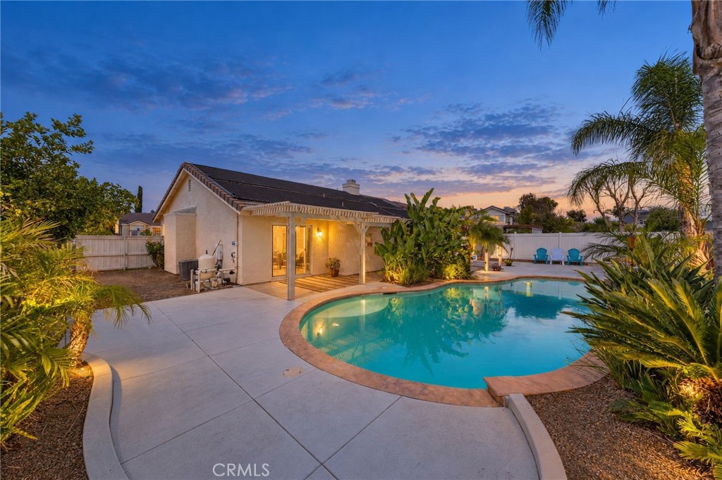 41646 Avenida De La Reina