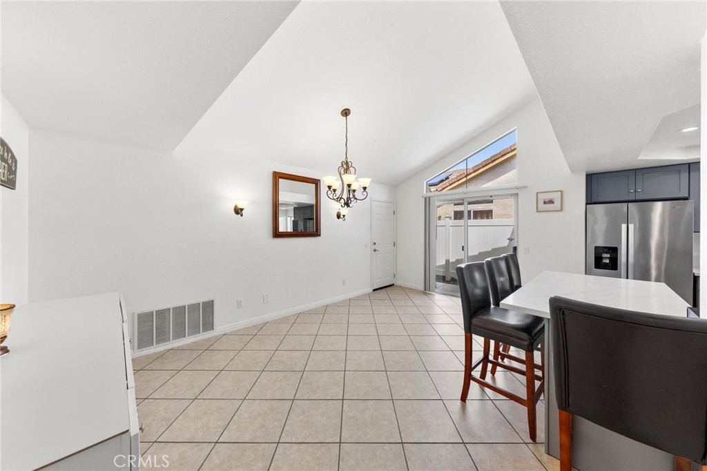 41646 Avenida De La Reina