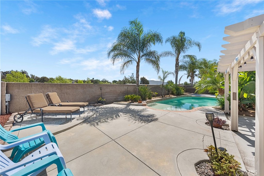 41646 Avenida De La Reina