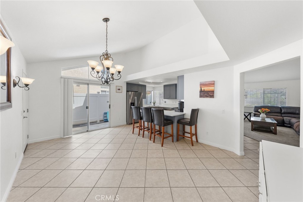 41646 Avenida De La Reina