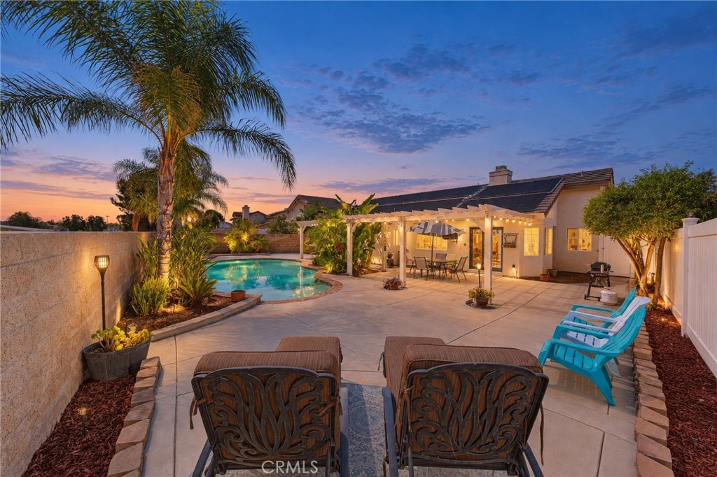 41646 Avenida De La Reina