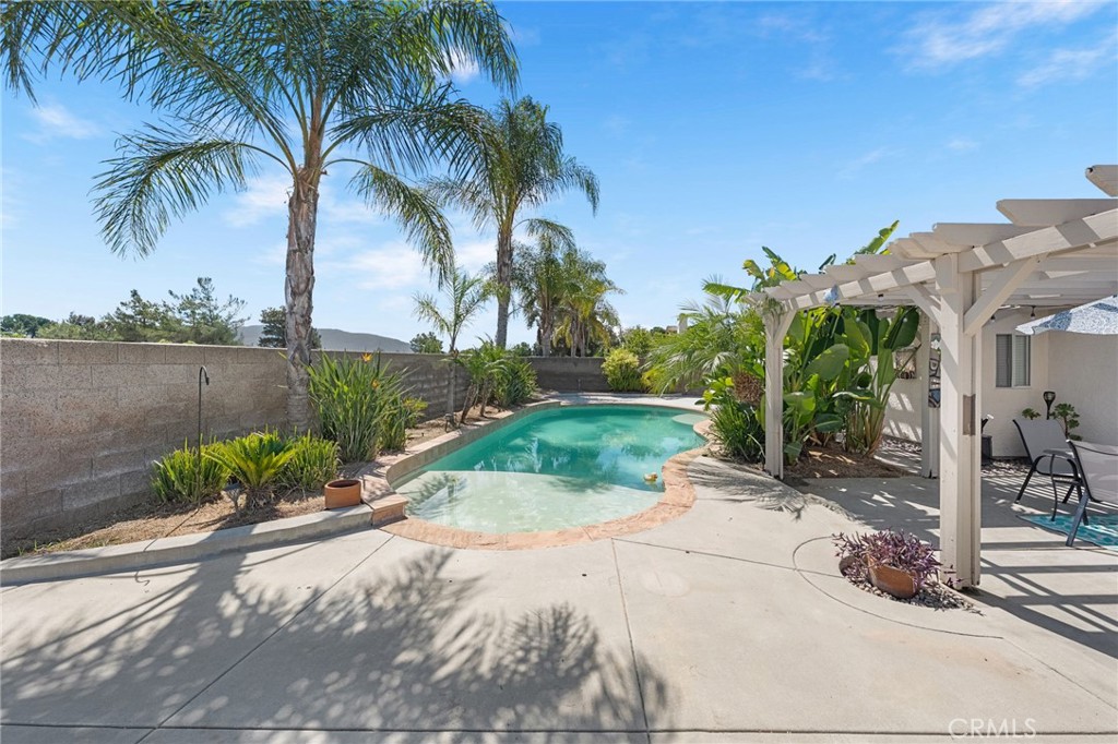 41646 Avenida De La Reina
