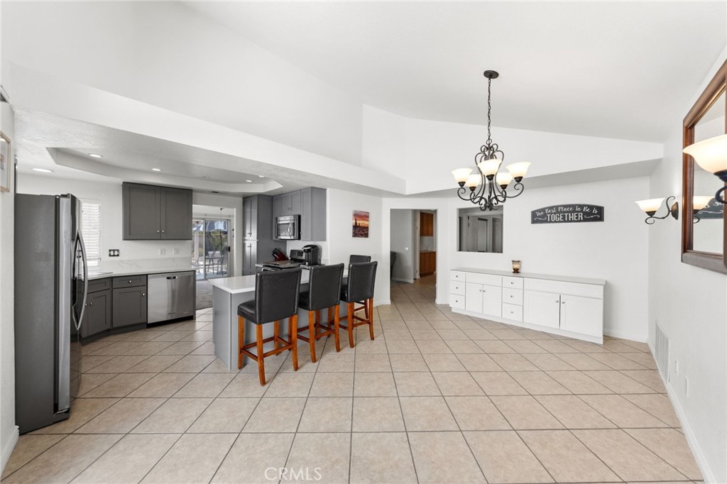 41646 Avenida De La Reina