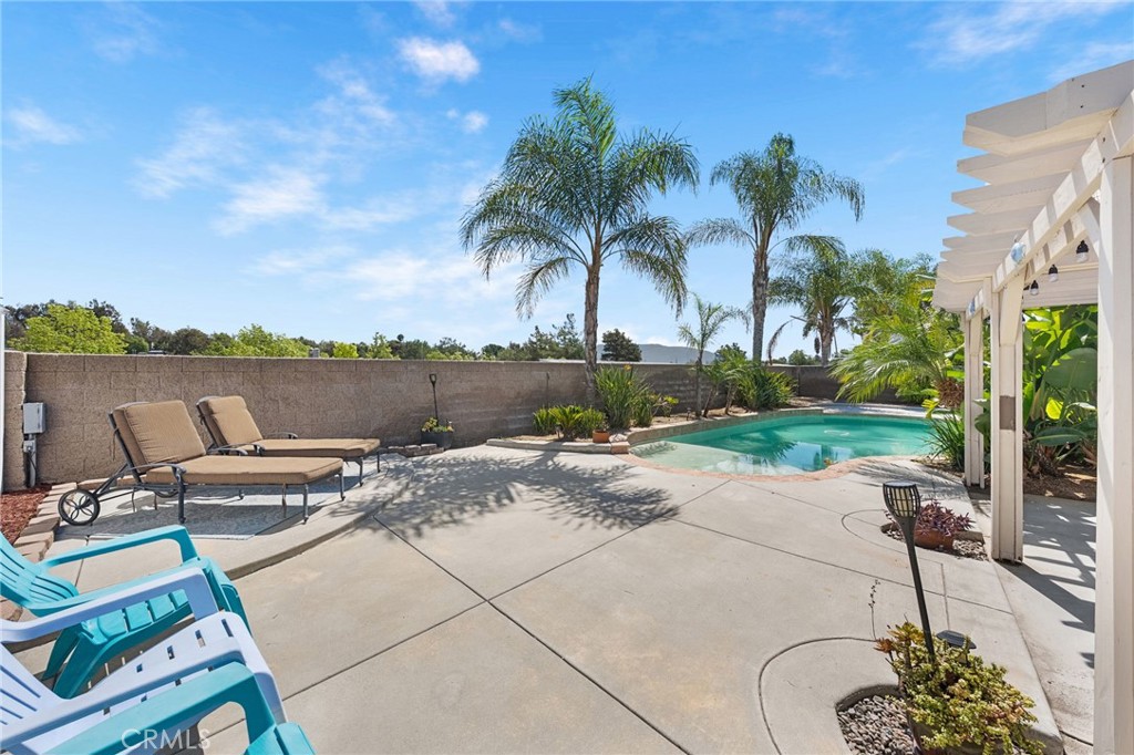41646 Avenida De La Reina