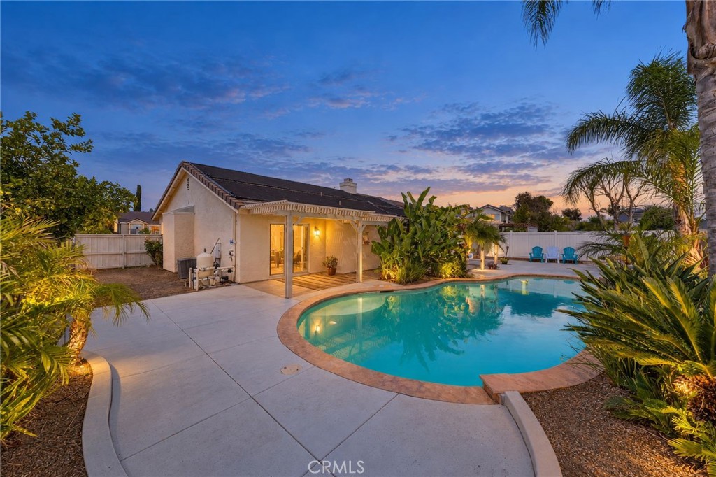 41646 Avenida De La Reina