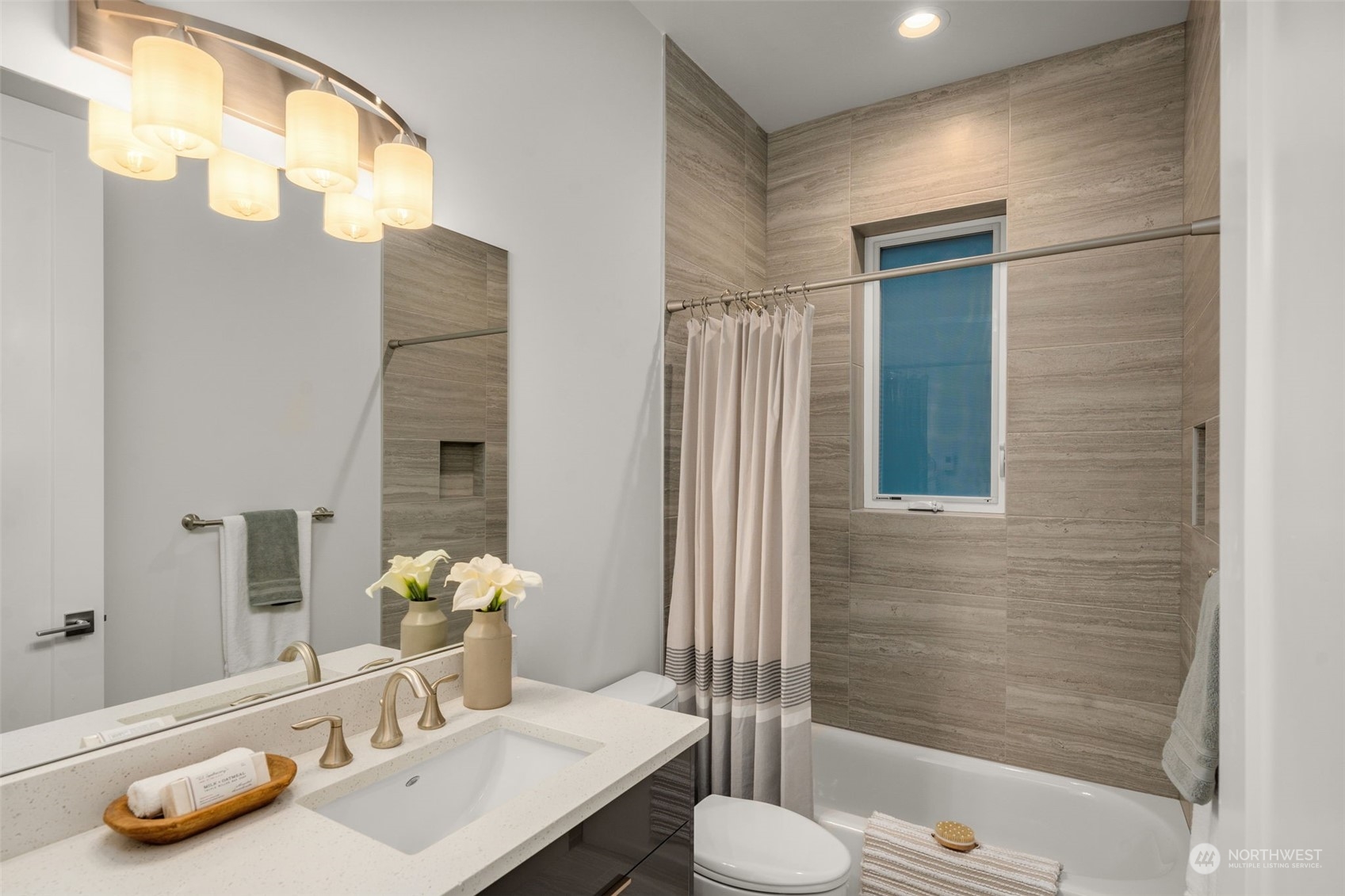 123 26th Avenue E Unit: B