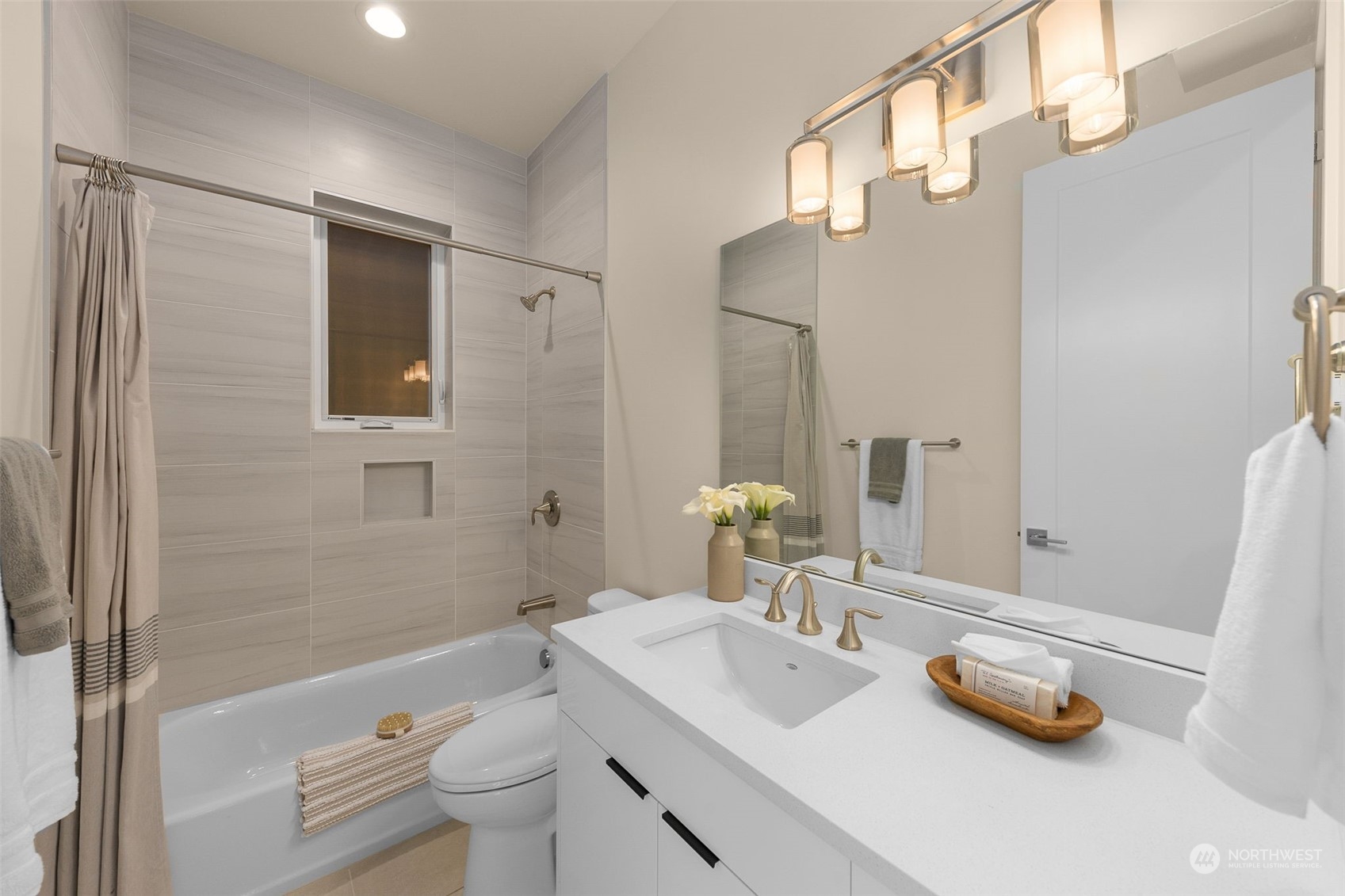 123 26th Avenue E Unit: A
