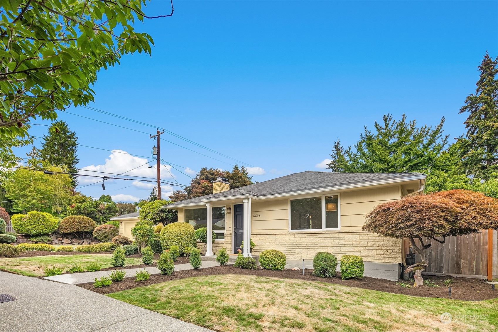 6854 42nd Avenue NE
