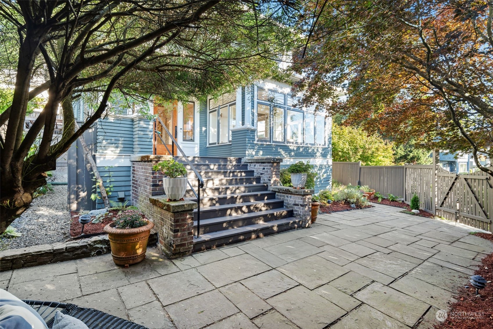 1602 10th Avenue W