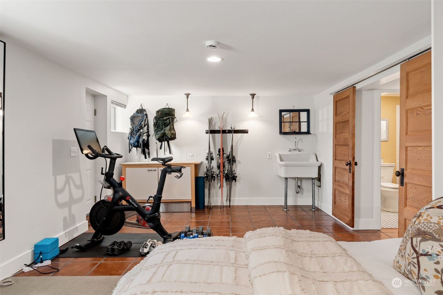 1602 10th Avenue W