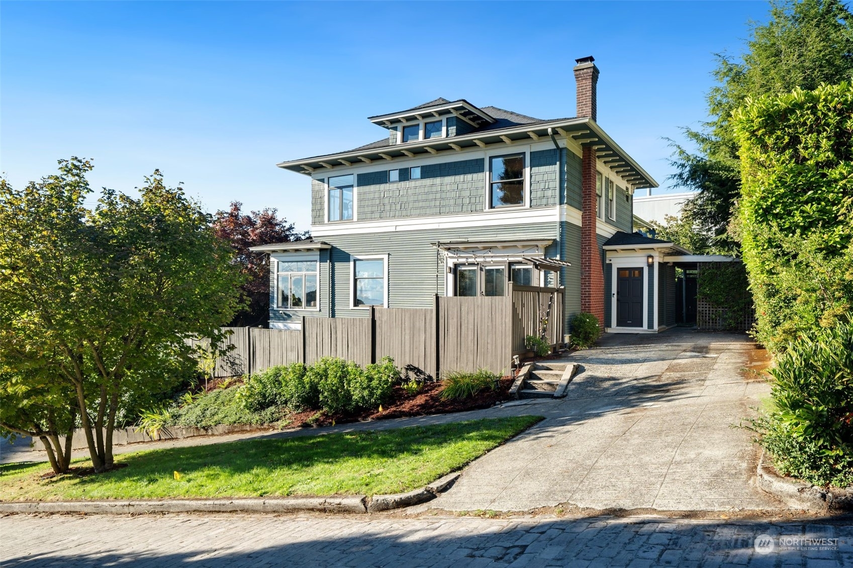 1602 10th Avenue W