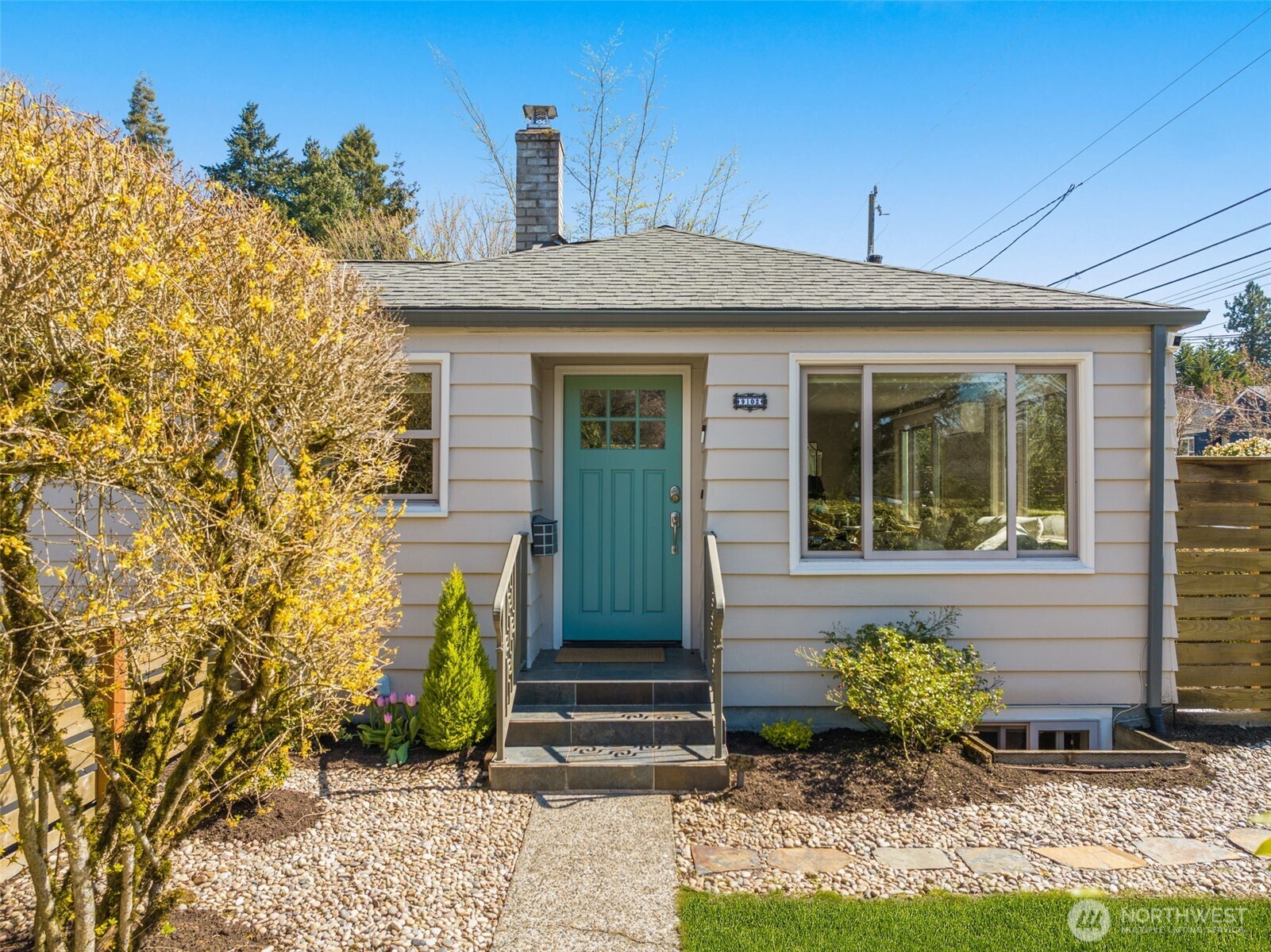 9102 12th Avenue NE