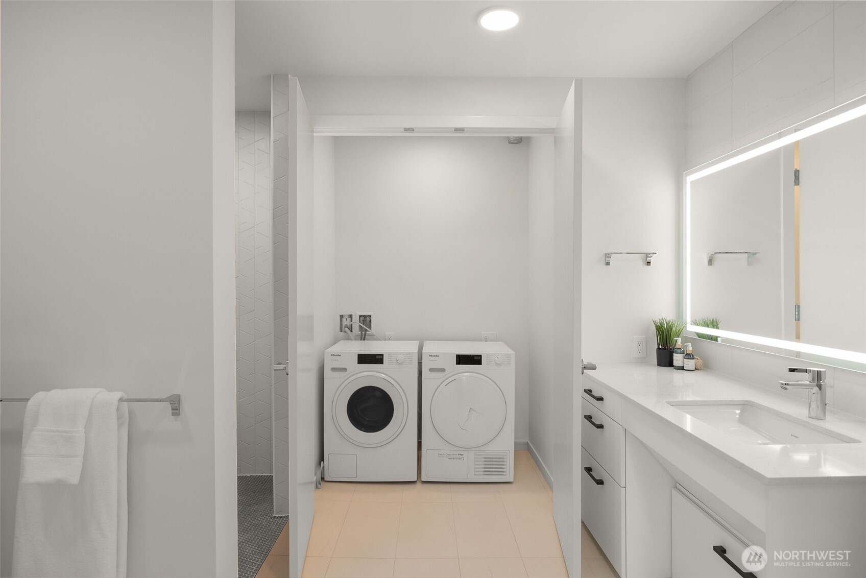 999 110th Avenue NE Unit: 202