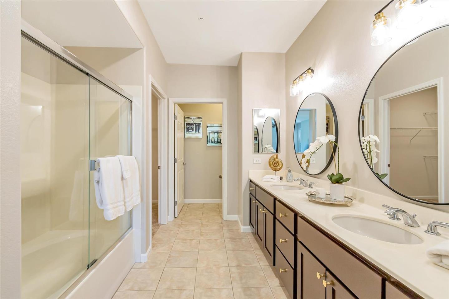 1390 Saddle Rack ST 424