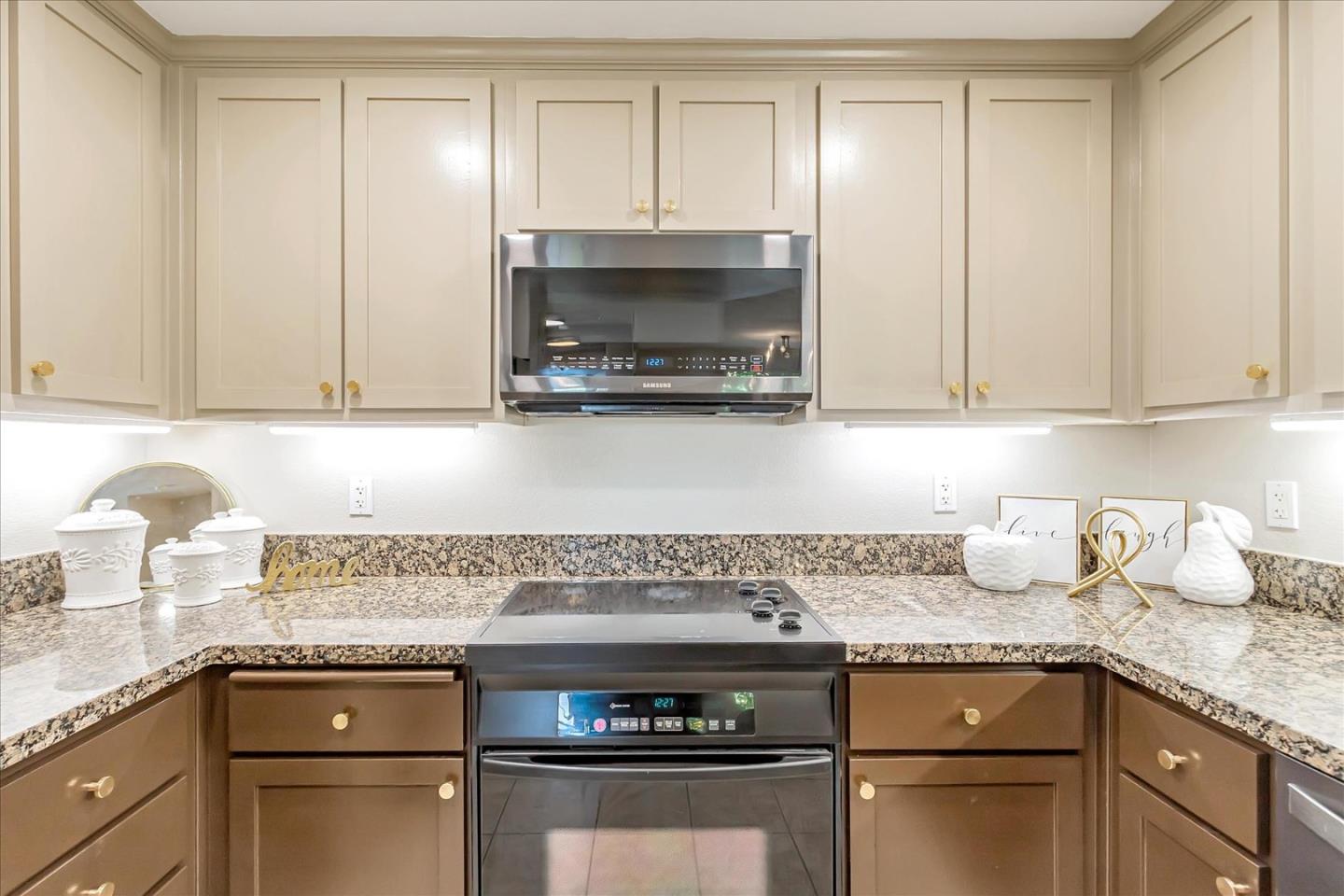 1390 Saddle Rack ST 424