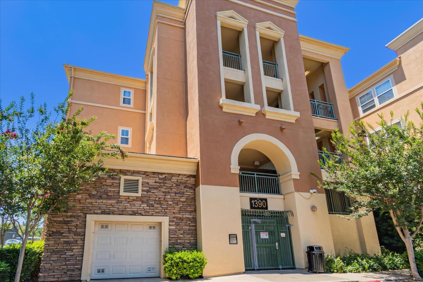 1390 Saddle Rack ST 424