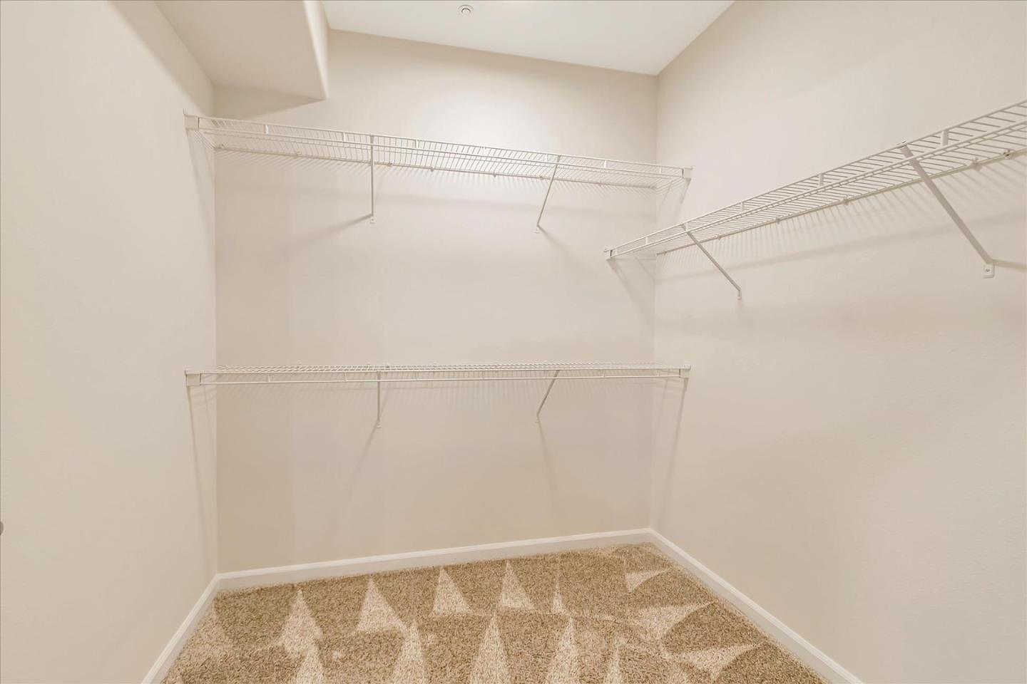 1390 Saddle Rack ST 424