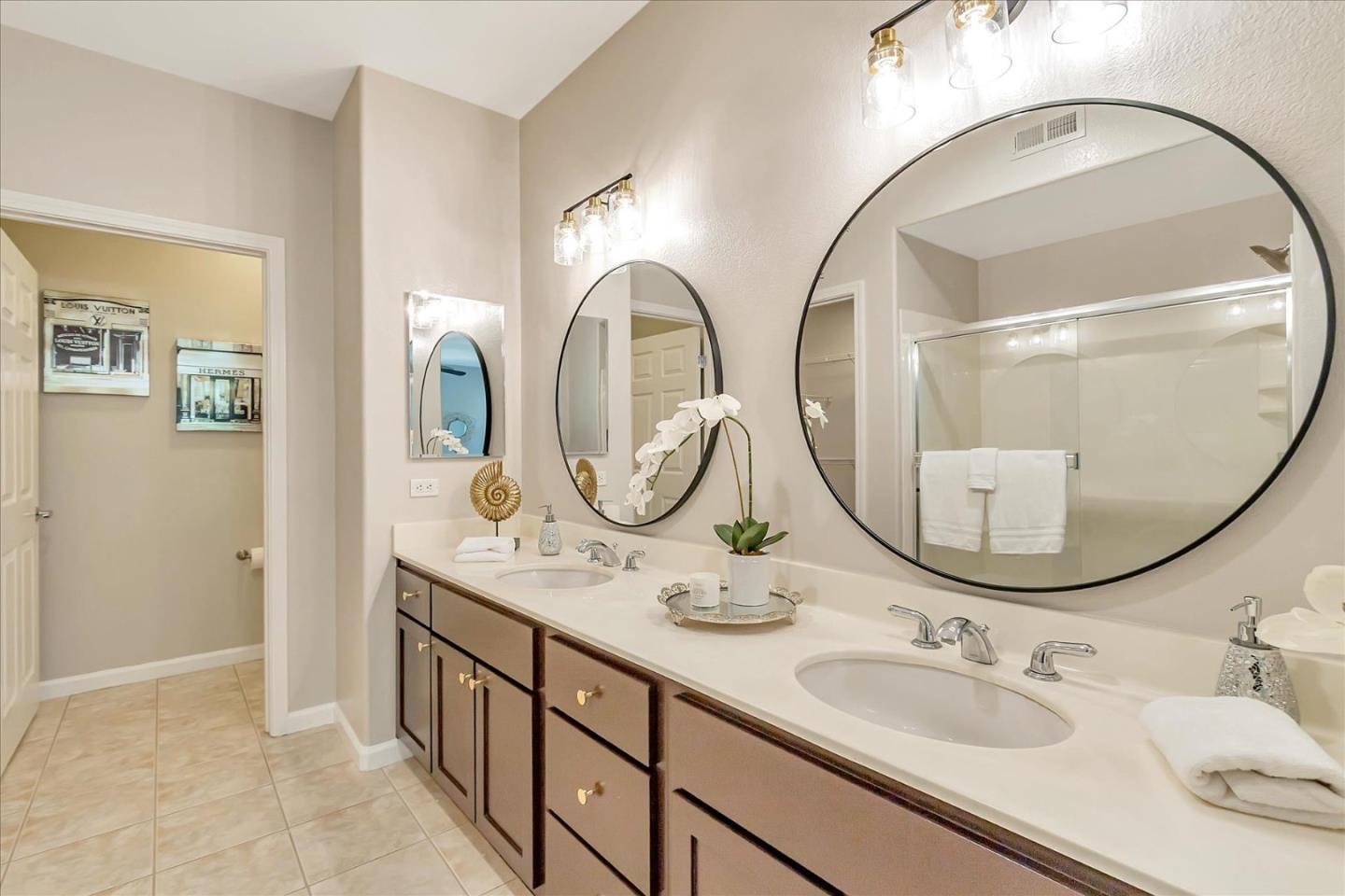 1390 Saddle Rack ST 424