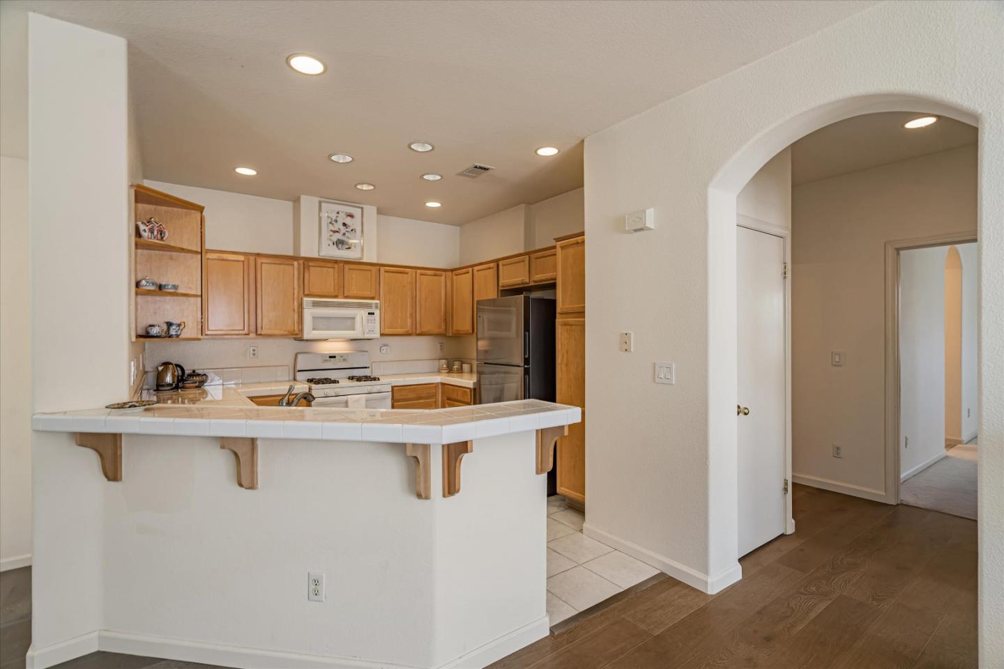 876 Del Avion LN