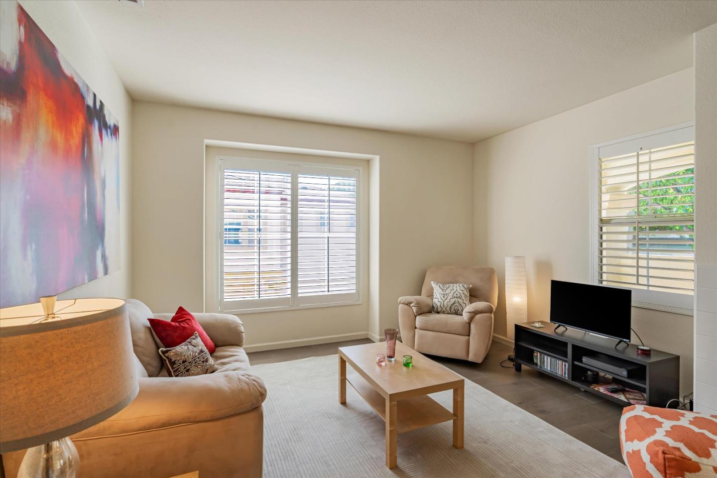 876 Del Avion LN