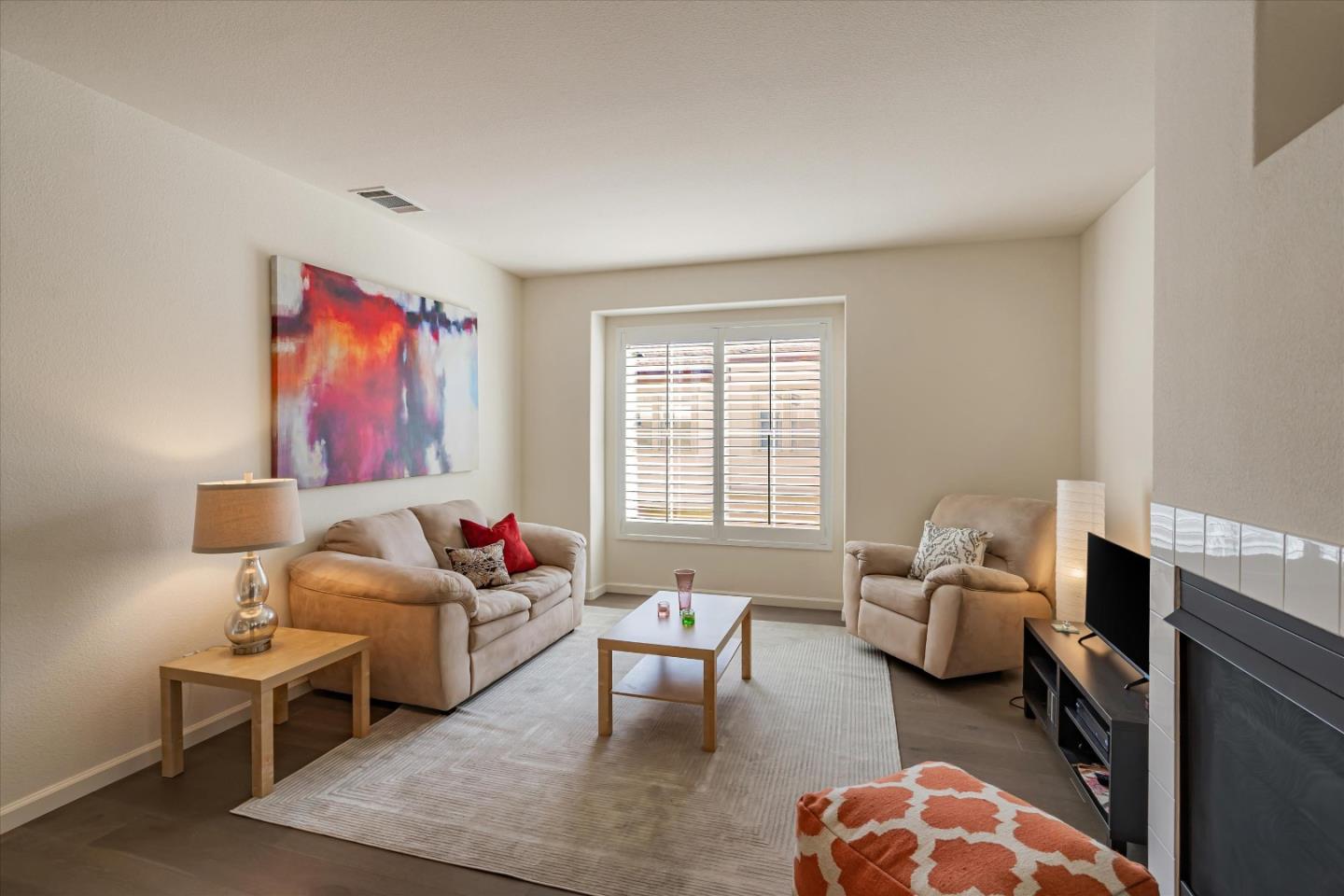876 Del Avion LN