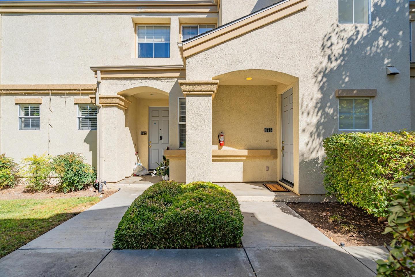 876 Del Avion LN
