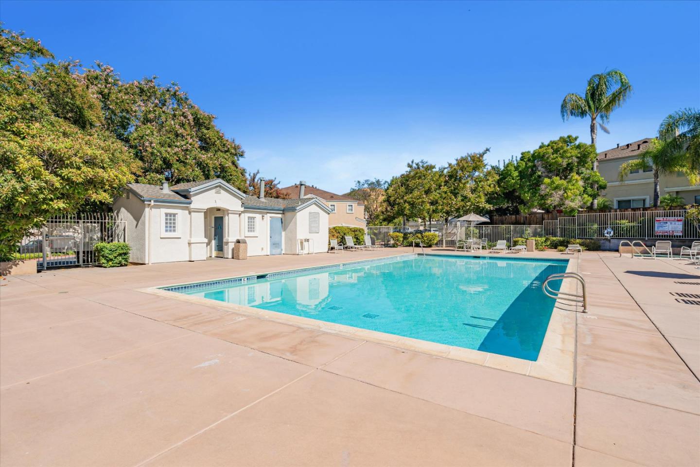 876 Del Avion LN