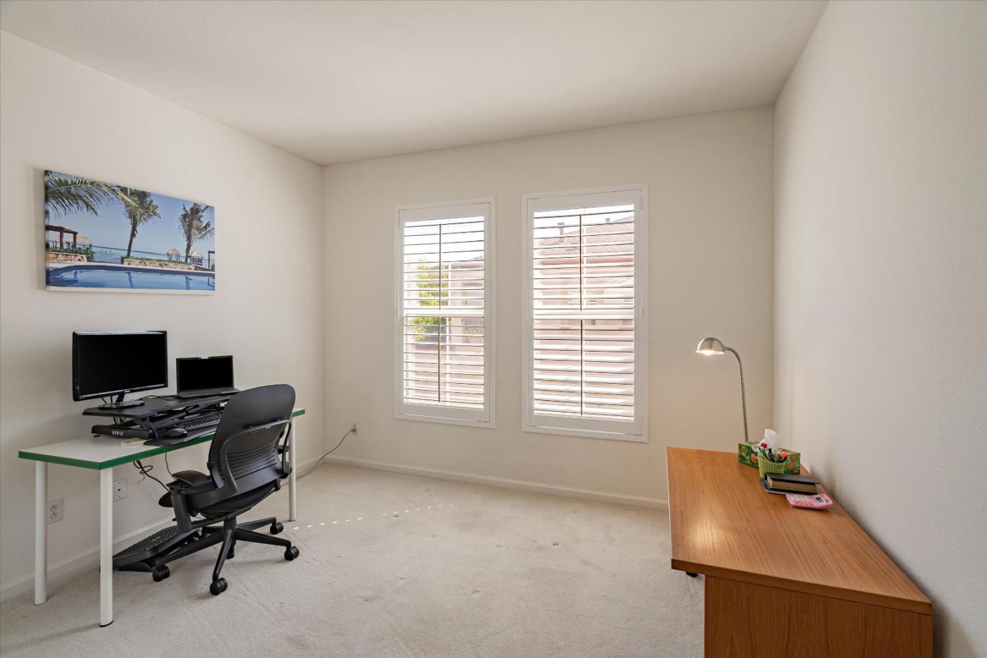 876 Del Avion LN
