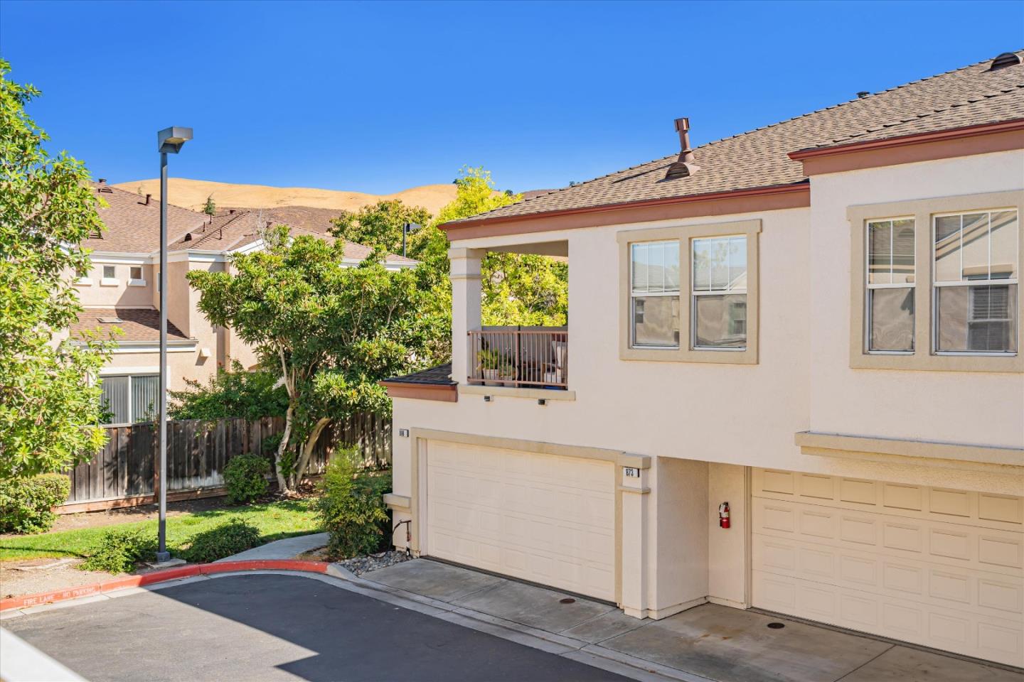 876 Del Avion LN