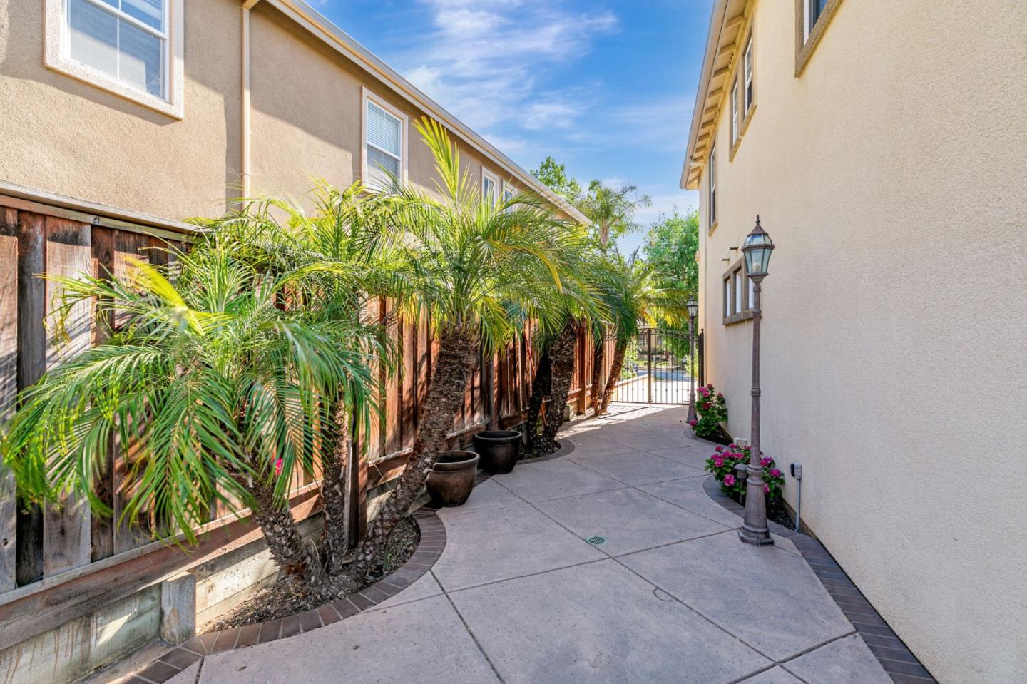 4224 Indigo Oak CT
