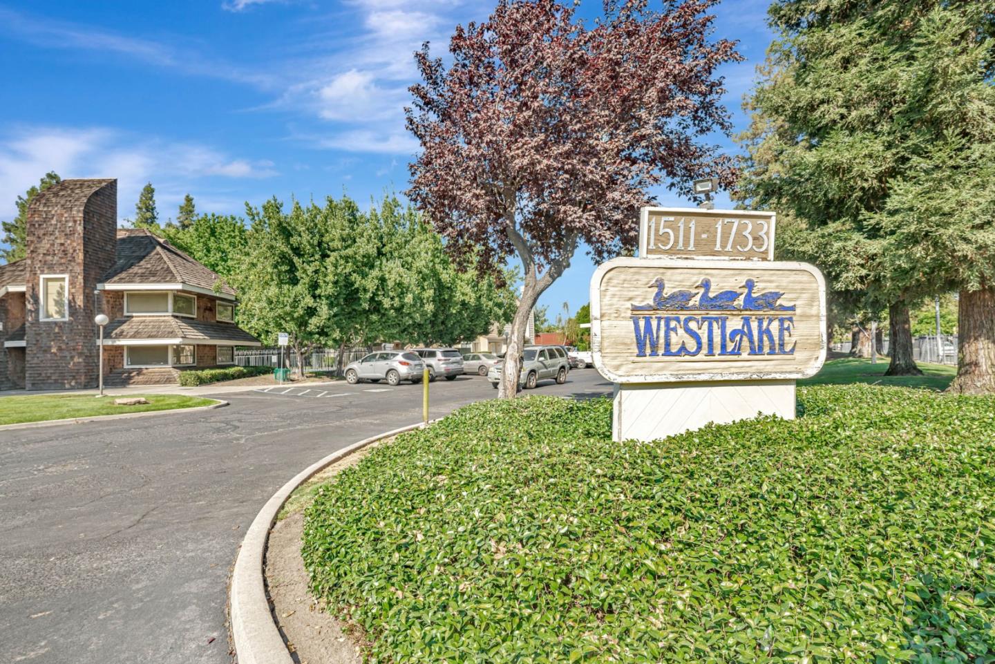 1553 PYRENEES Avenue 35