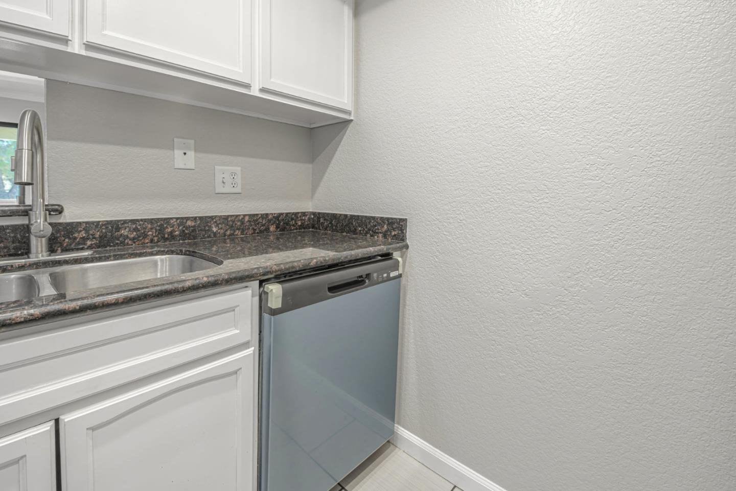 1553 PYRENEES Avenue 35
