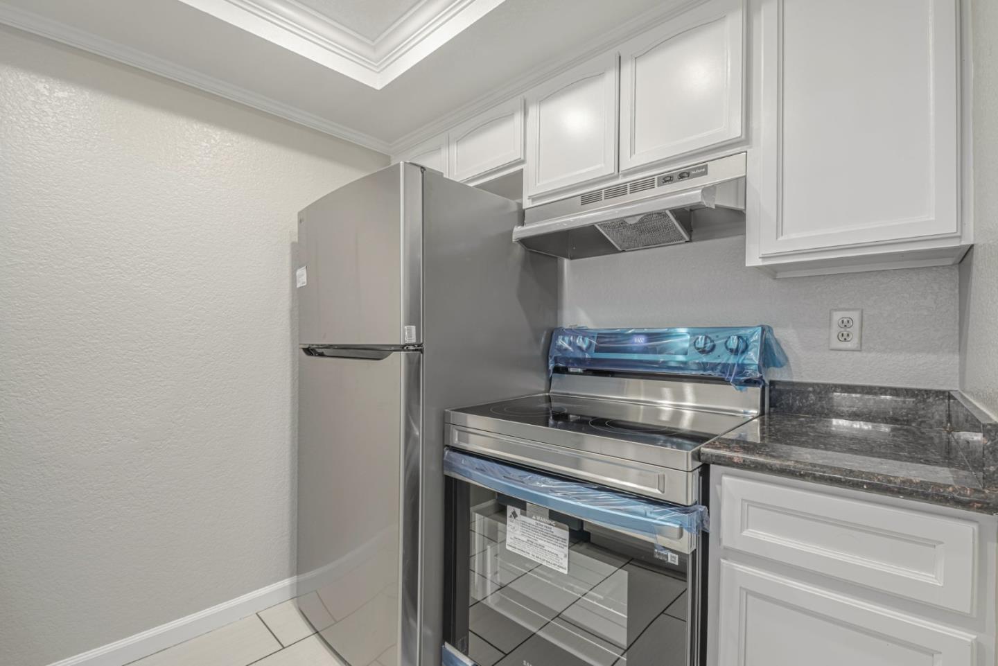 1553 PYRENEES Avenue 35