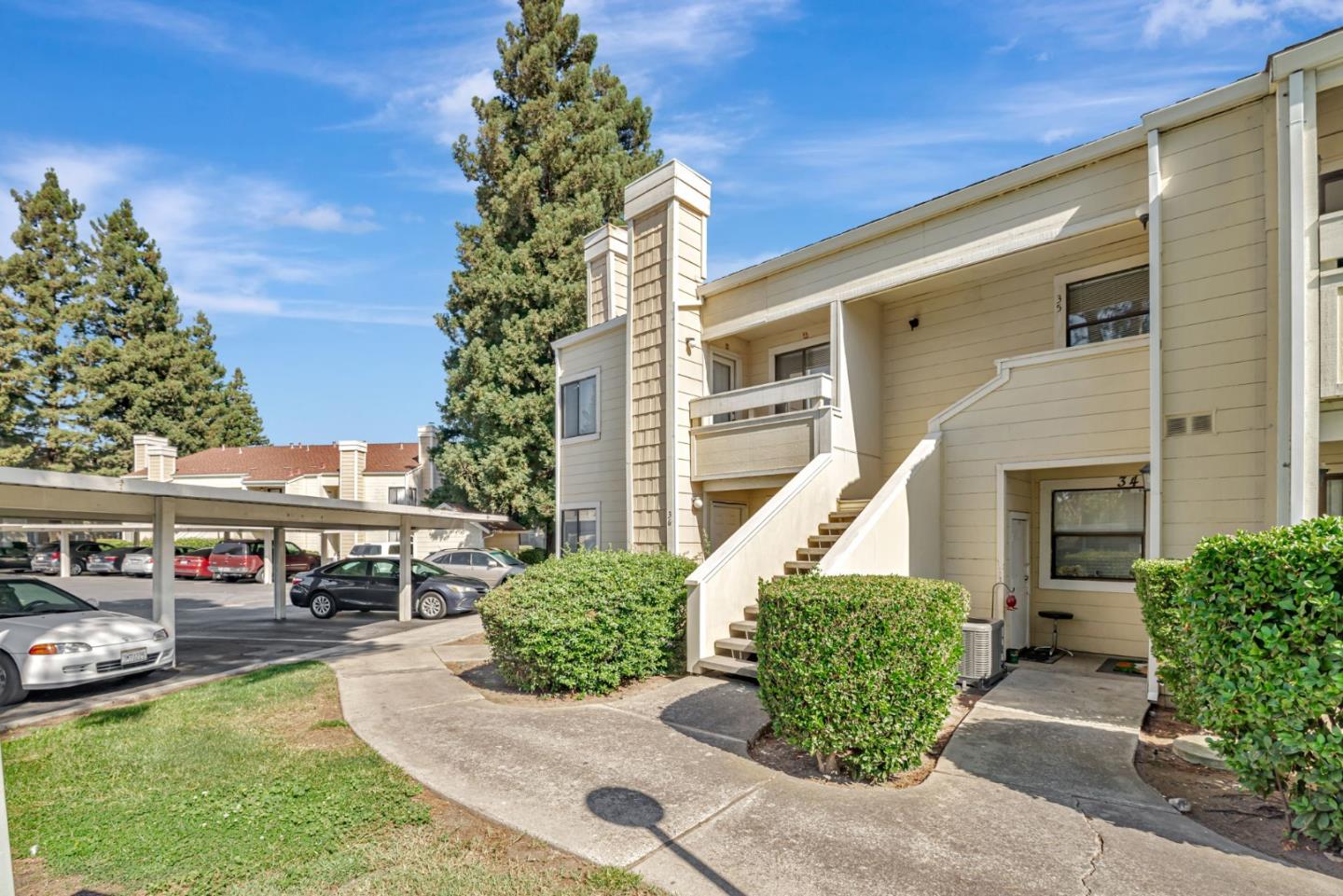 1553 PYRENEES Avenue 35