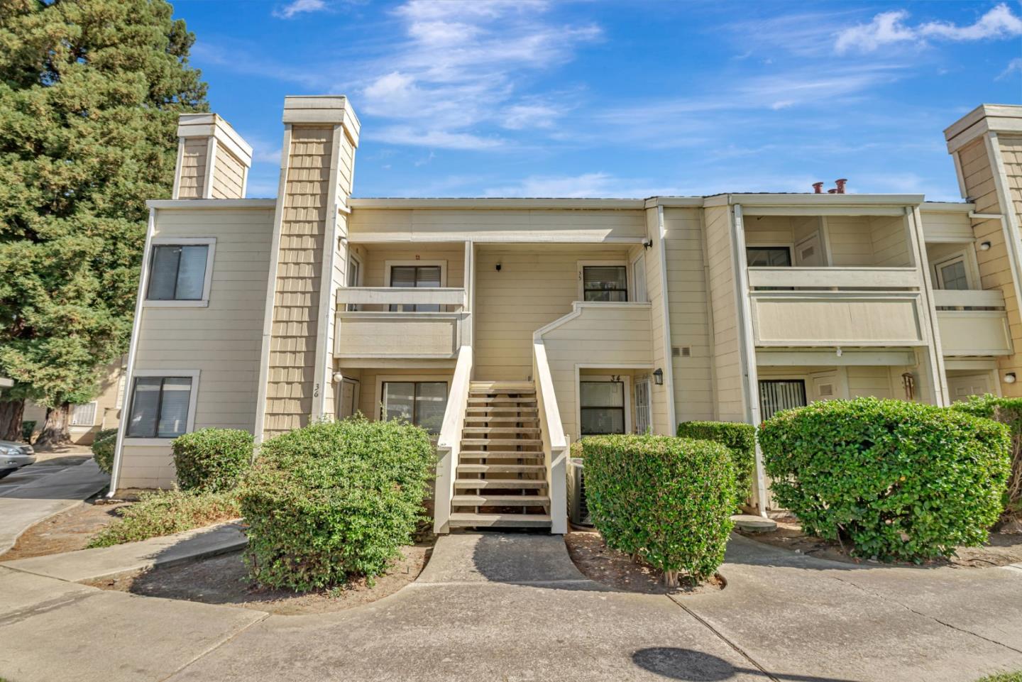 1553 PYRENEES Avenue 35